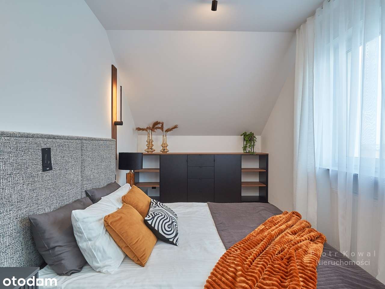 NOWY bliźniak wykończony "pod klucz" - VIDEO-13