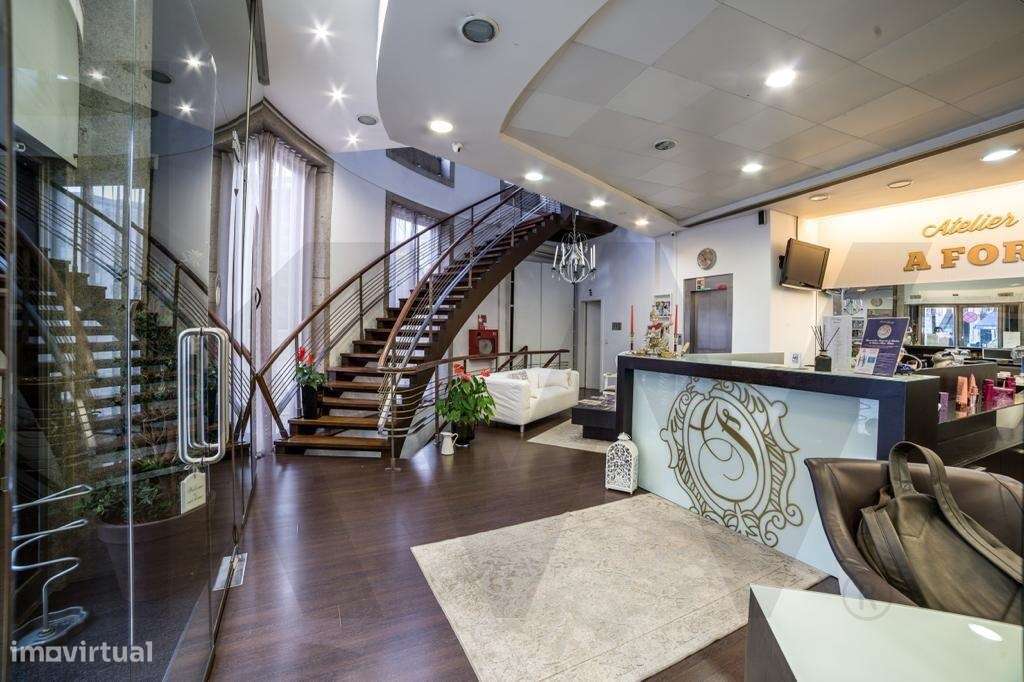 Prédio na Baixa para Venda e Arrendamento - Grande imagem: 5/8