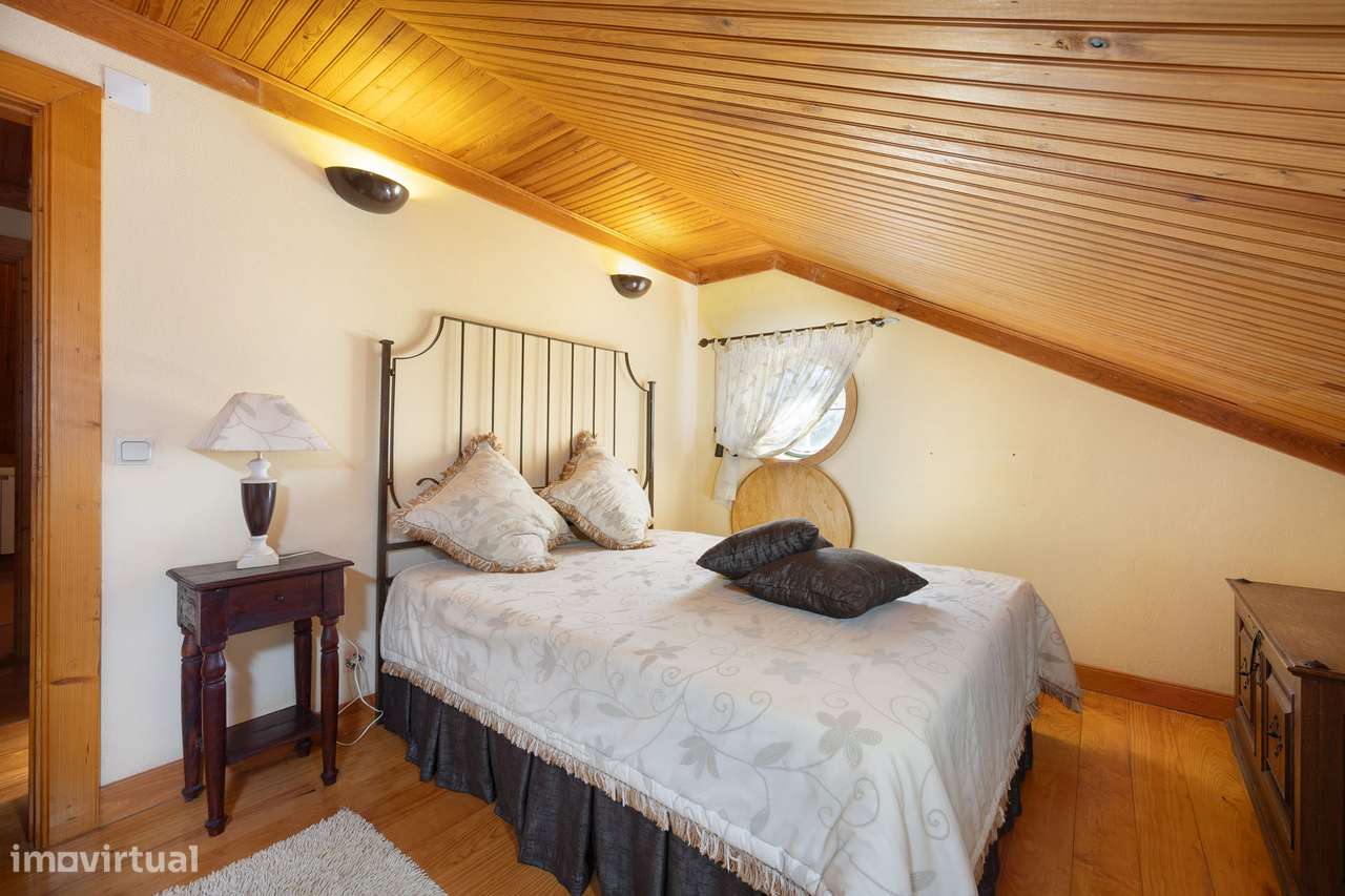 Moradia T2+2 | Piscina e Jardim | Vista Rio Zezêre | Dornes-15