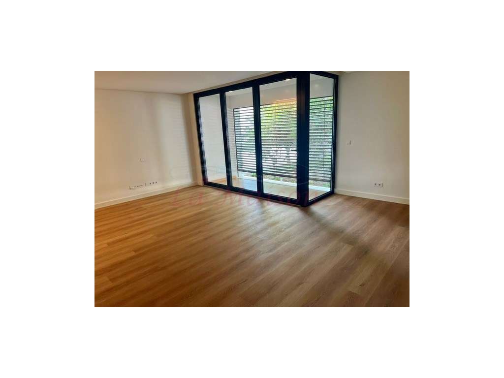 3 Apartamentos T2+1-5