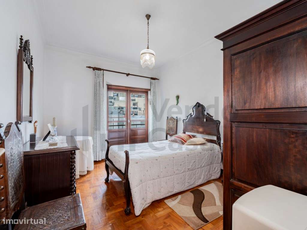 Vende-se T6+1 Braga À Av. Liberdade-32