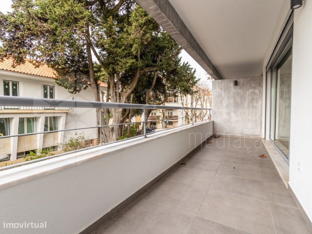 Excelente apartamento T3 no centro de Carcavelos