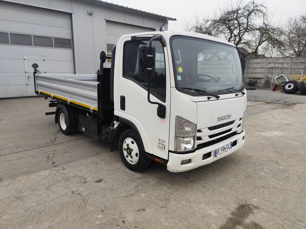 Isuzu N35 2022