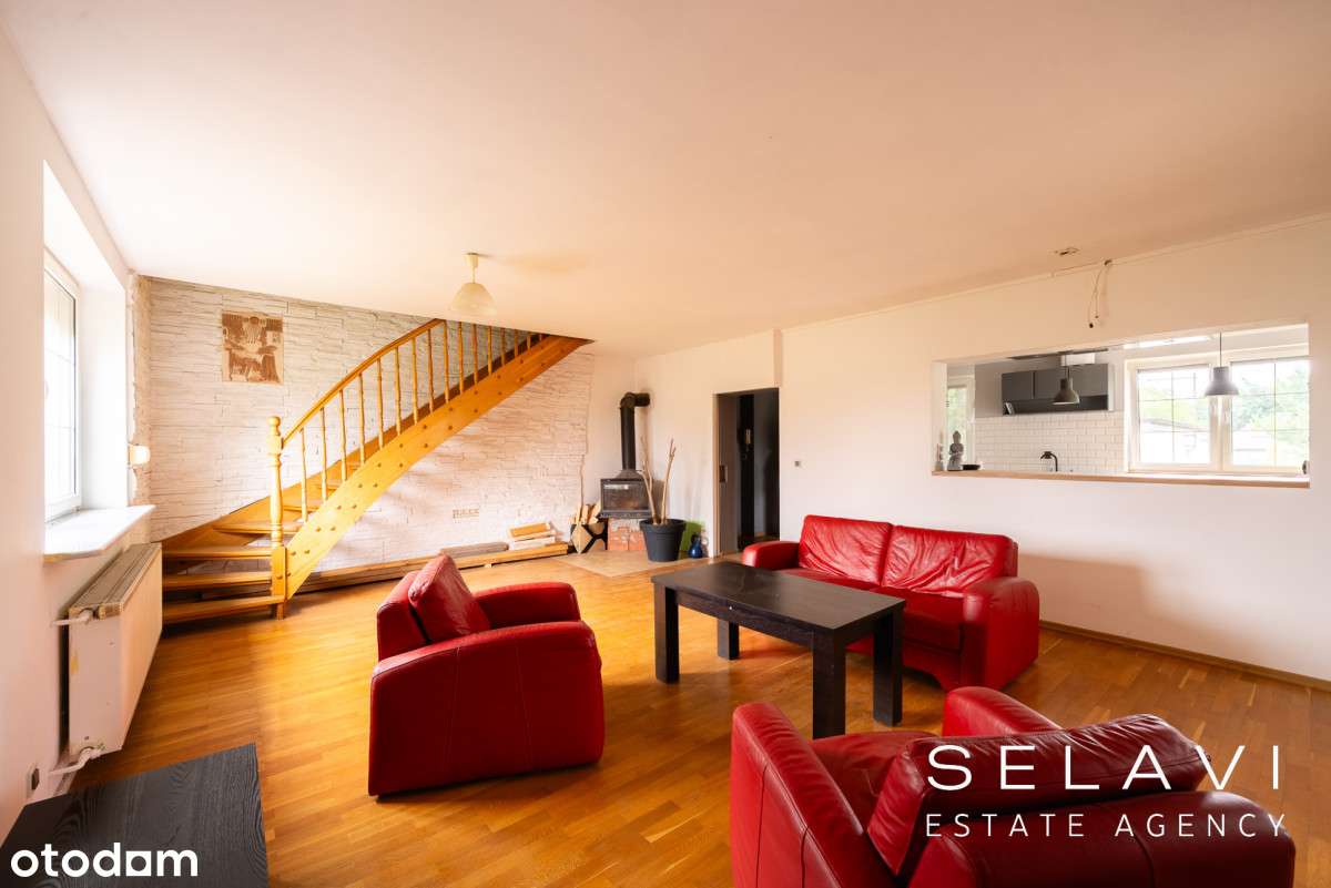 Dom podzielony na dwa mieszkania i biura-2