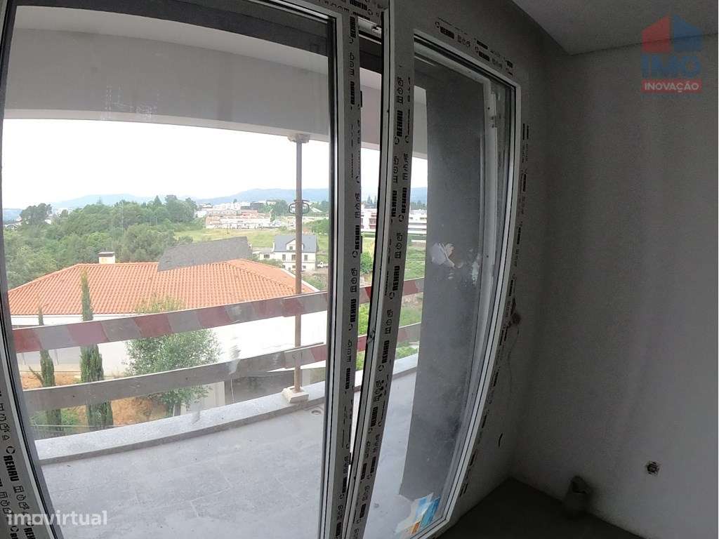 APARTAMENTO T3 NOVO | CONDOMÍNIO FECHADO | 2 GARAGENS | VISTA MAGNÍ...-8
