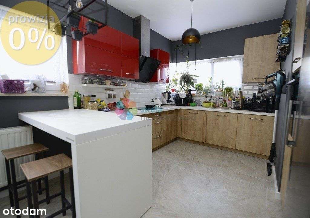 Dom z garażem na wyodrębnionej działce gruntu-2