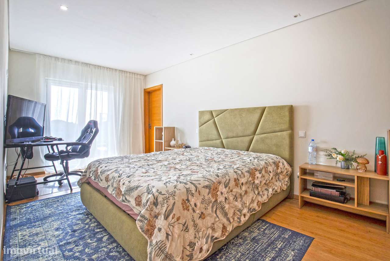 Apartamento T3 varanda estacionamento Corredoura Sesimbra-17