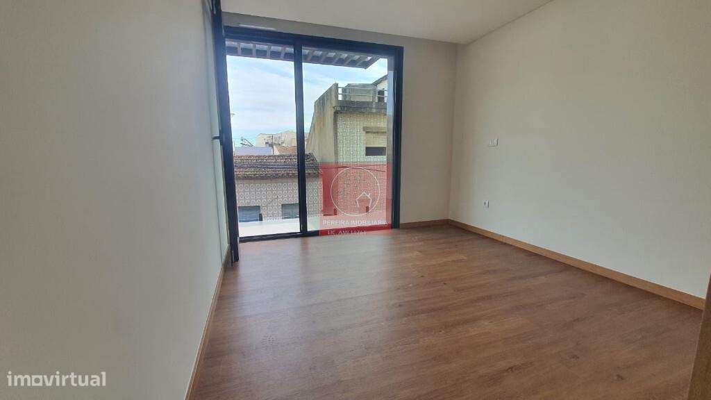 Venda Moradia - Grande imagem: 2/20