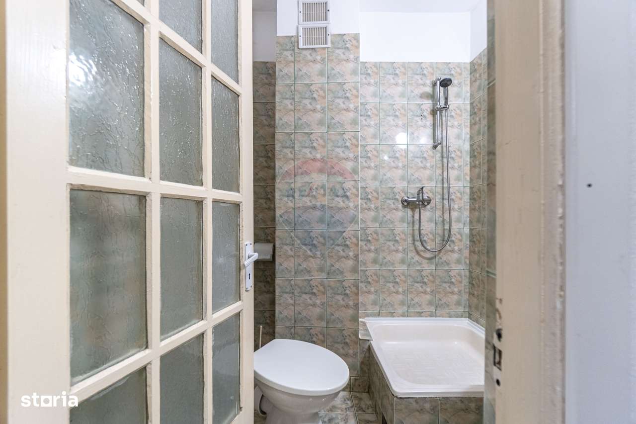 Casă / Vilă cu 20 camere de vânzare în Timisu de Jos, DN1, Brasov-9