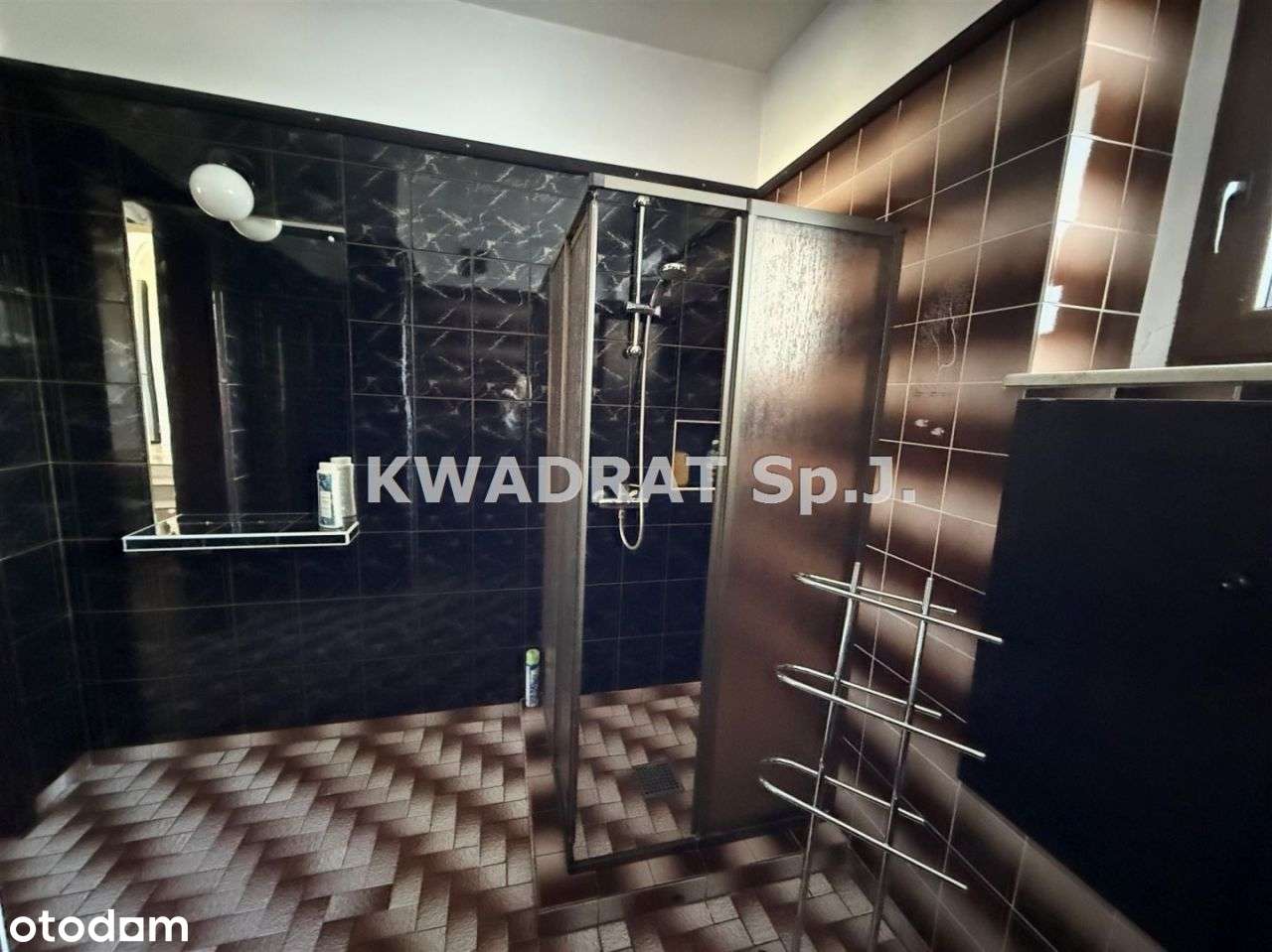 Przestronny dom w spokojnej części Ostrzeszowa-10