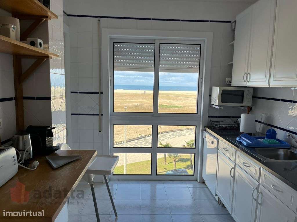 Apartamento T2 mobilado na Marginal da Figueira da Foz [com garagem] - Grande imagem: 4/30