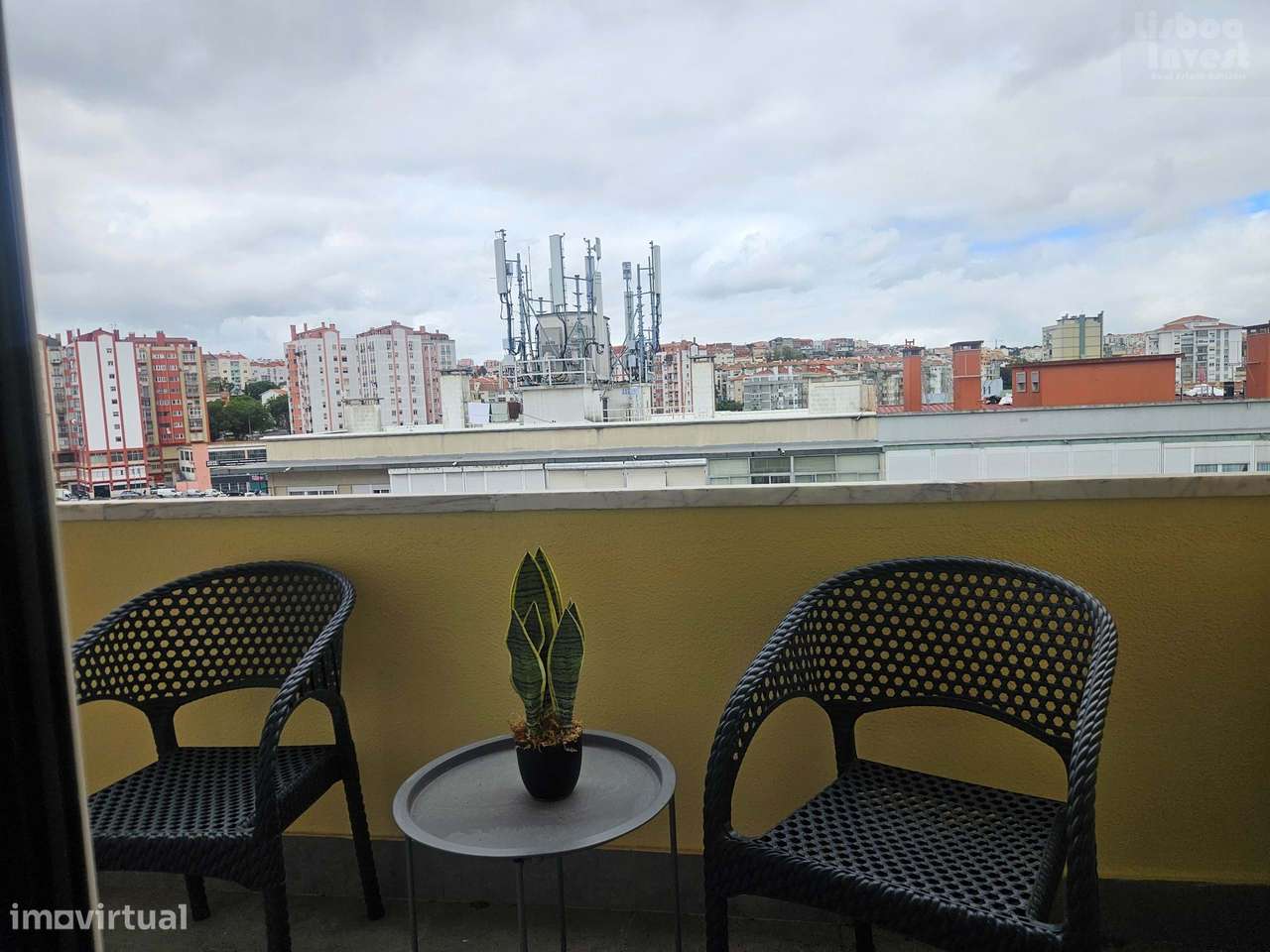 Apartamento T3 Novo com Varanda em Benfica-5