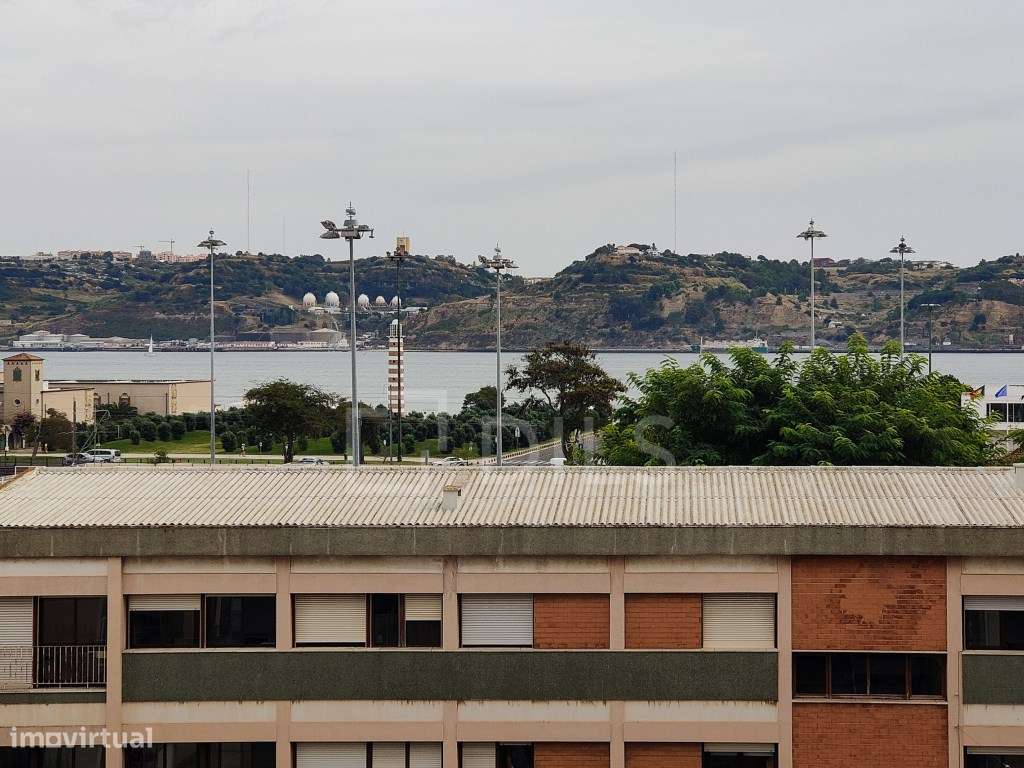 Apartamento T3+1 Duplex com terraço, estacionamento e arrecadação e... - Grande imagem: 2/58