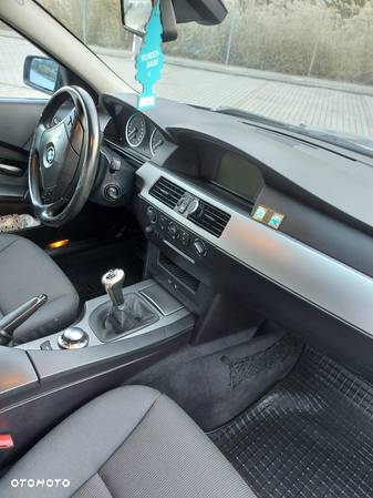 BMW Seria 5 520i - 6