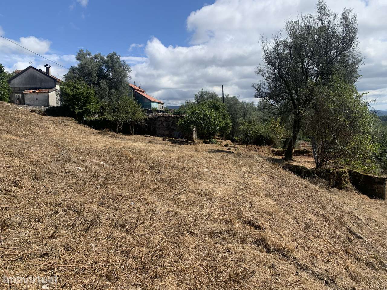 Terreno de 700m2 c/ Ruina-28