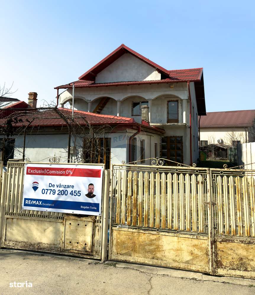 Casă / Vilă cu 8 camere de vânzare în zonă centrală - Urlati-0