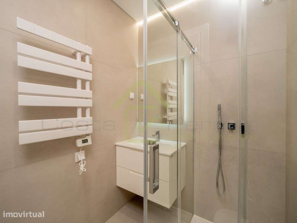 Apartamento T2 como Novo, à entrada de Lisboa.-22