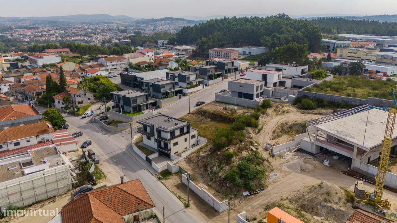 Terreno para venda em Frazão Arreigada, Paços de Ferreira, Porto - Grande imagem: 5/9