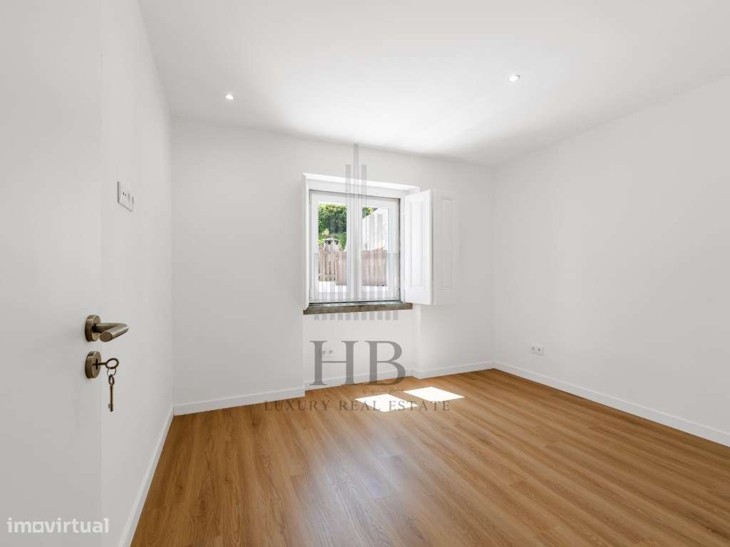 Andar de Moradia T2 + Anexo T1 Independente | Vista Mar e Serra | P...-25