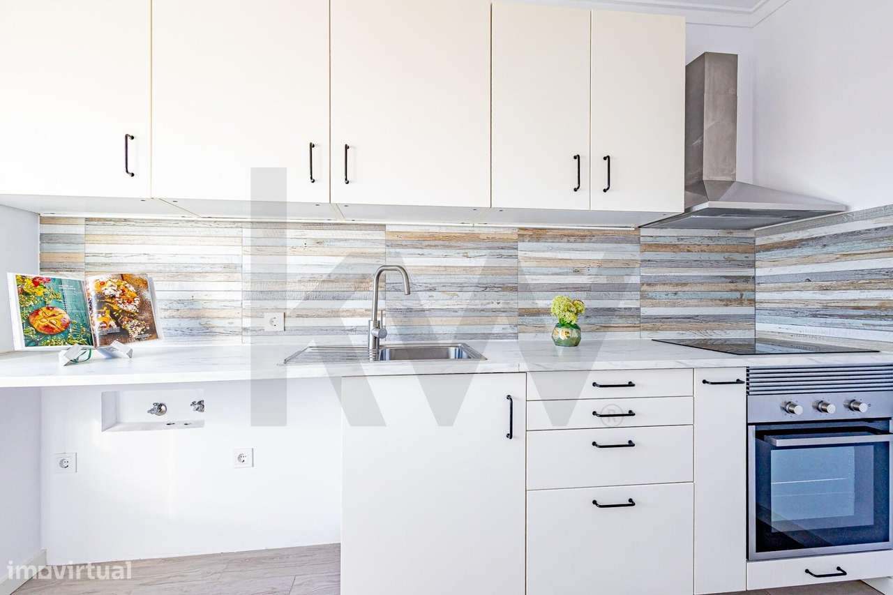 Apartamento T3 Totalmente Remodelado em Vale Flores de Cima-2
