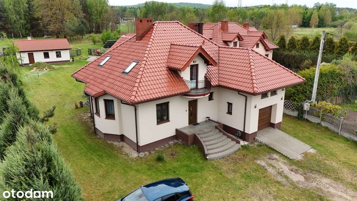 Dom przy lesie - działka 3800 m2, Janów