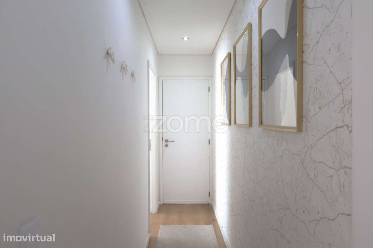 Apartamento T2 renovado localizado no centro da Póvoa de Varzim-8