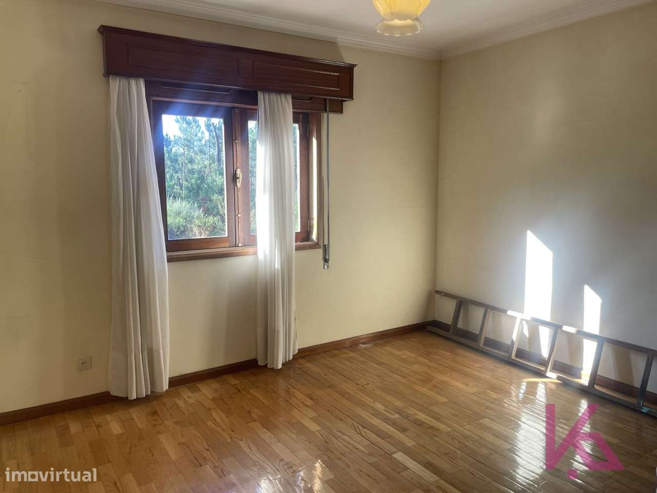 MORADIA T4 com Armazém-10