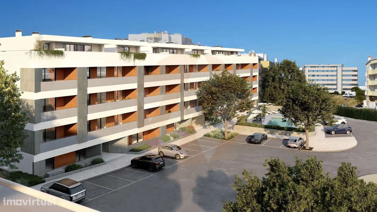 T2 de Luxo a 500m da Praia – Conforto e Tecnologia em Lagos-3