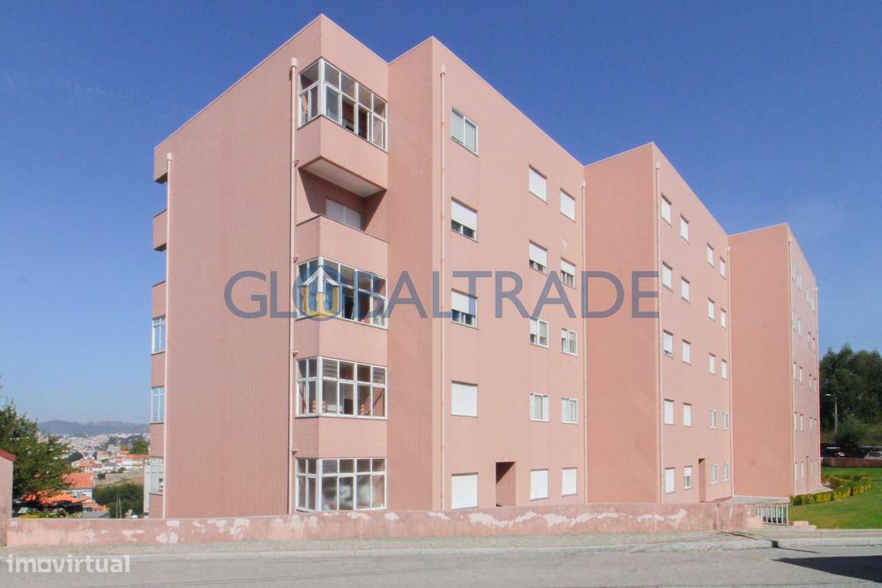 Apartamento T2+1 ao centro de Gondomar-0