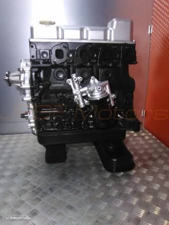 Motor Recondicionado Nissan Cabstar 3.0 TD  Ano: 2003 Ref BD30TI - 3