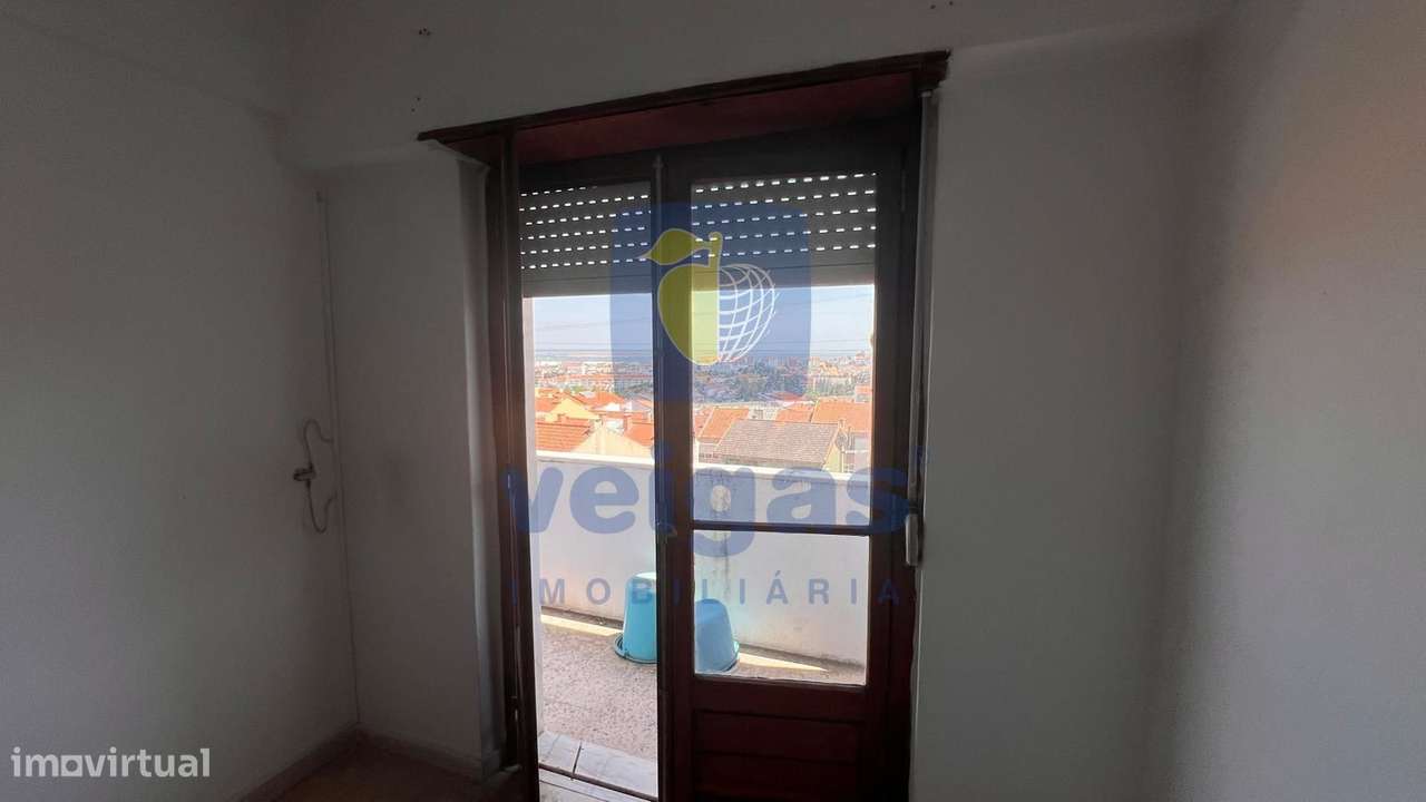 APARTAMENTO T2 BOM SUCESSO-17
