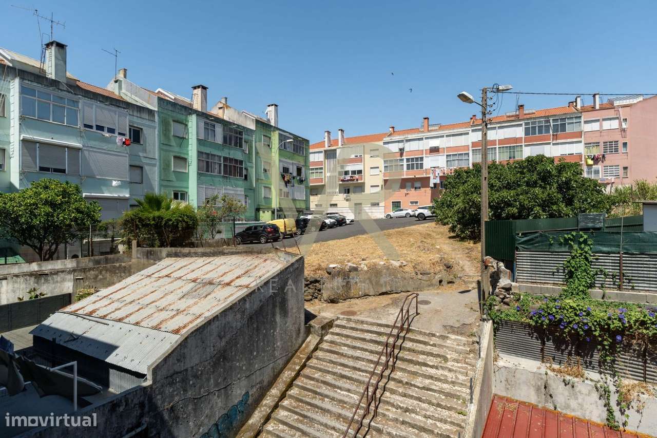 T3 Pronto a Habitar com Potencial de Valorização na Damaia de Cima,-21