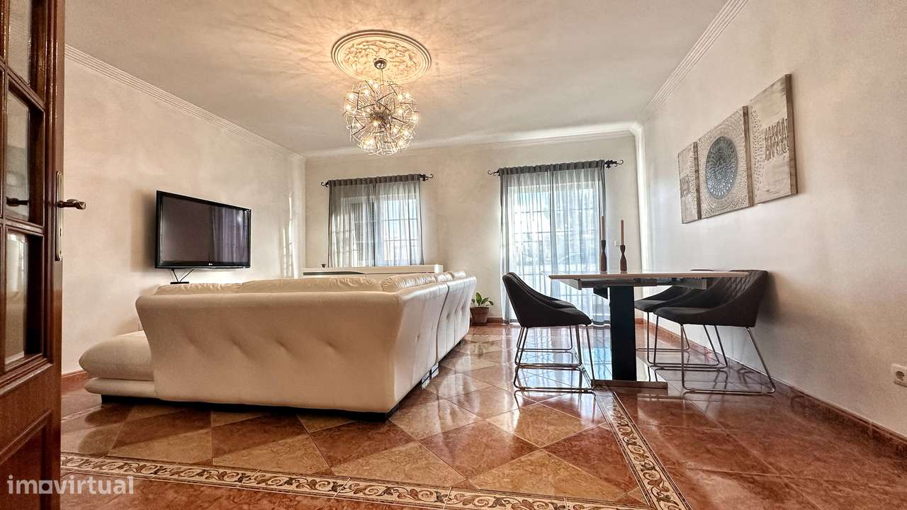 Moradia Geminada T4 – Quinta do Conde (Boa Água)-1