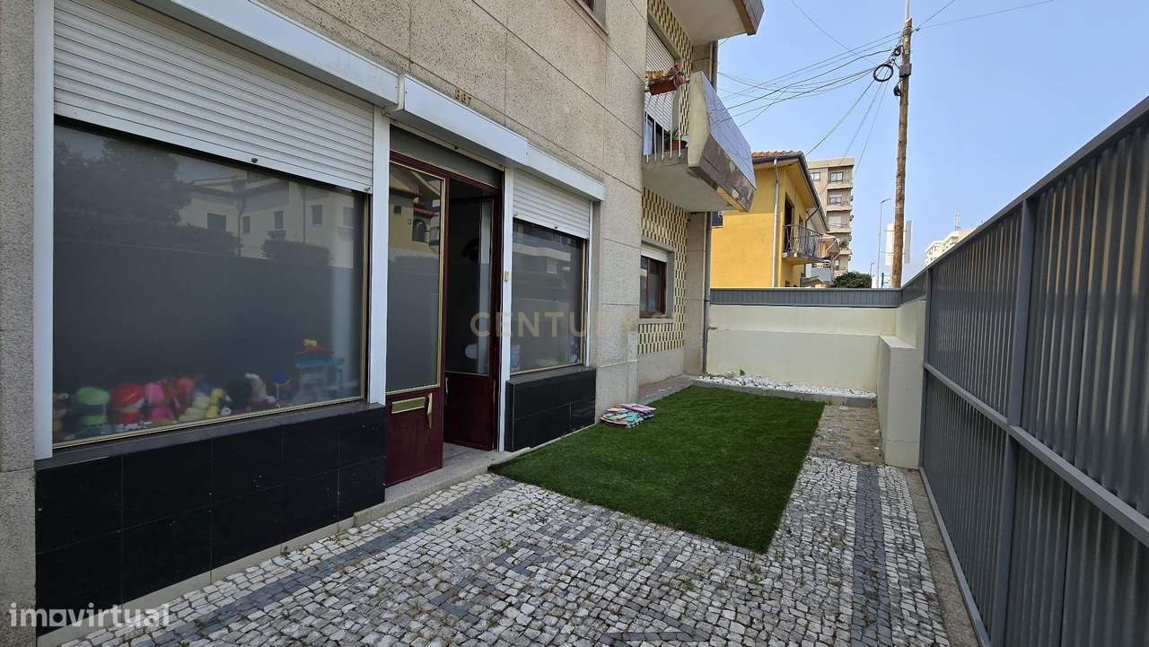 Apartamento T1 com Terraço e Garagem em Gondomar - Grande imagem: 2/14