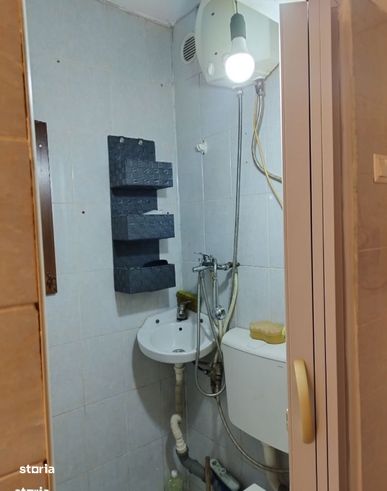 Garsoniera cu baie și centrala termica proprie Iris-4