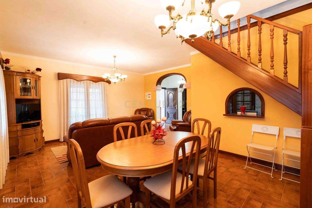 Vende-se Moradia T4 na Póvoa da Abraveia – Vila Nova de Poiares-11