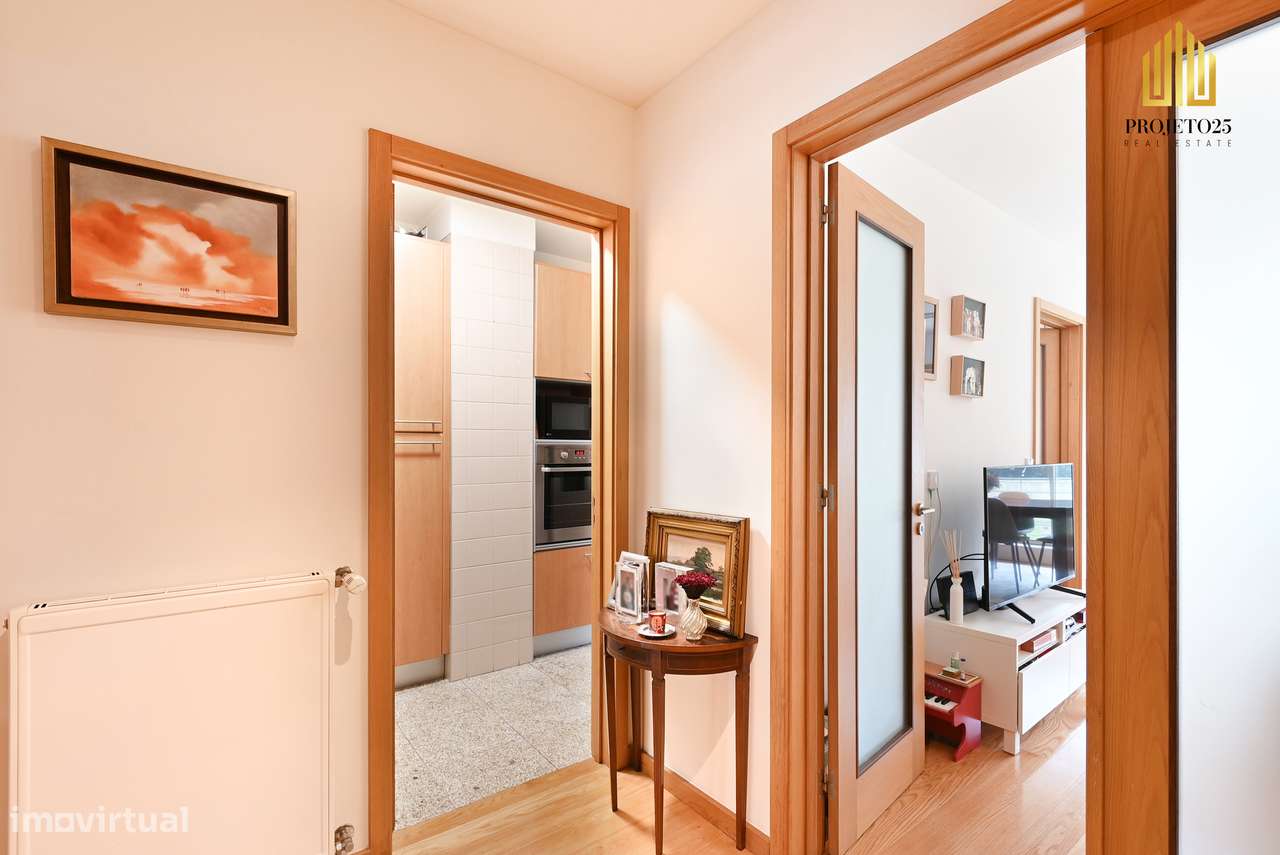 T2 Com Terraço Privativo em Condº Fechado com Piscina Coberta e Jardim-8