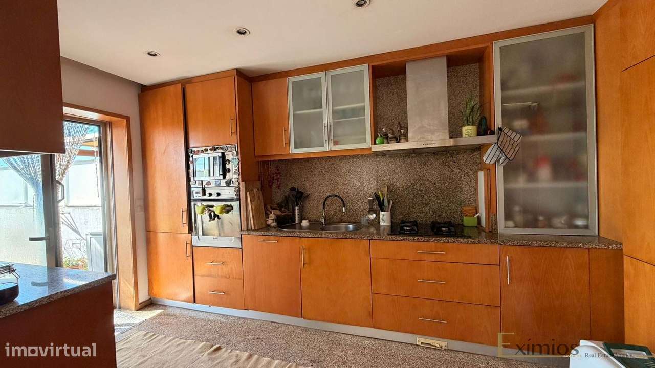 Moradia V4 com garagem fechada, na Póvoa de Varzim-8