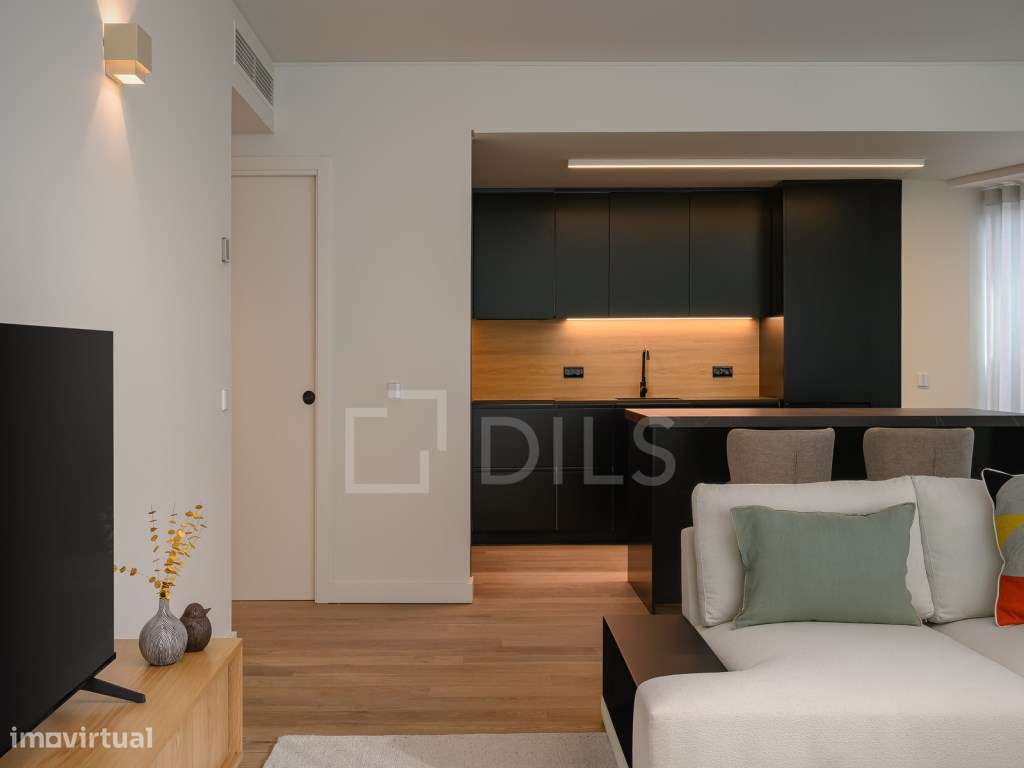 Apartamento T3 com varanda e estacionamento no Campo Grande - Grande imagem: 2/81