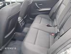 BMW Seria 3 320d Touring xDrive - 24