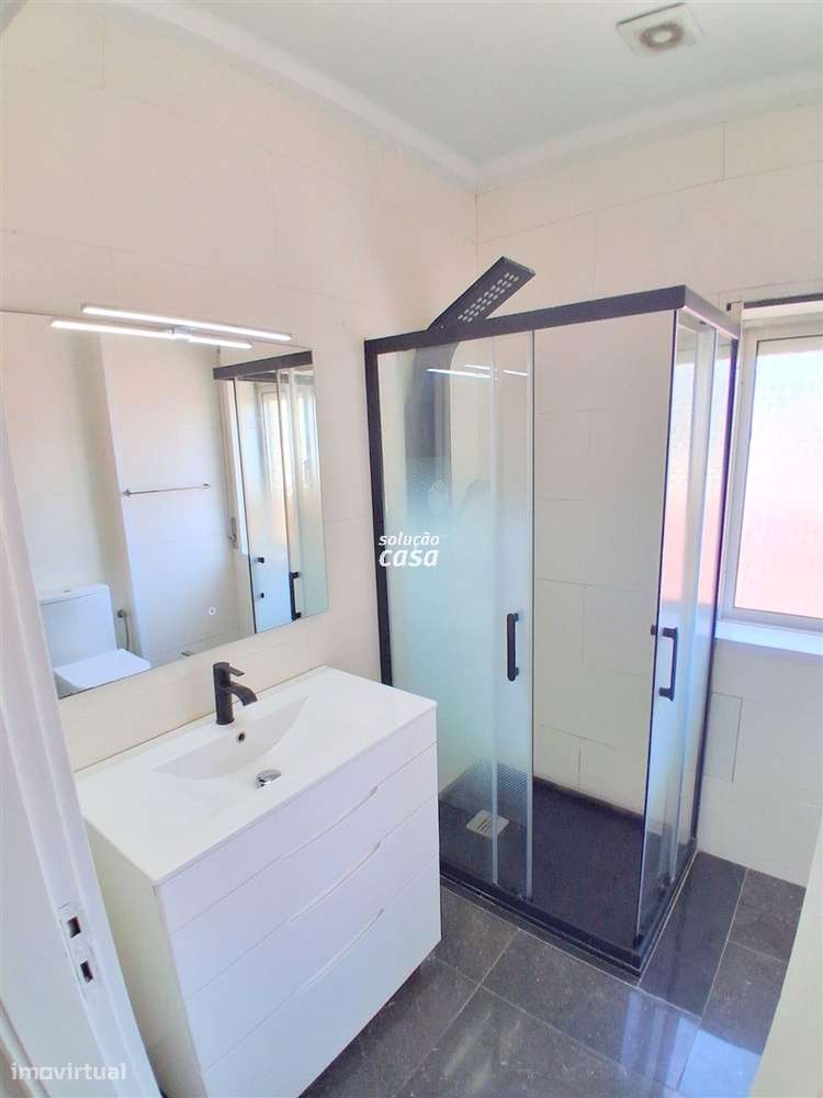 Apartamento T3 com Lugar de Garagem, localizado em Fânzeres!-14