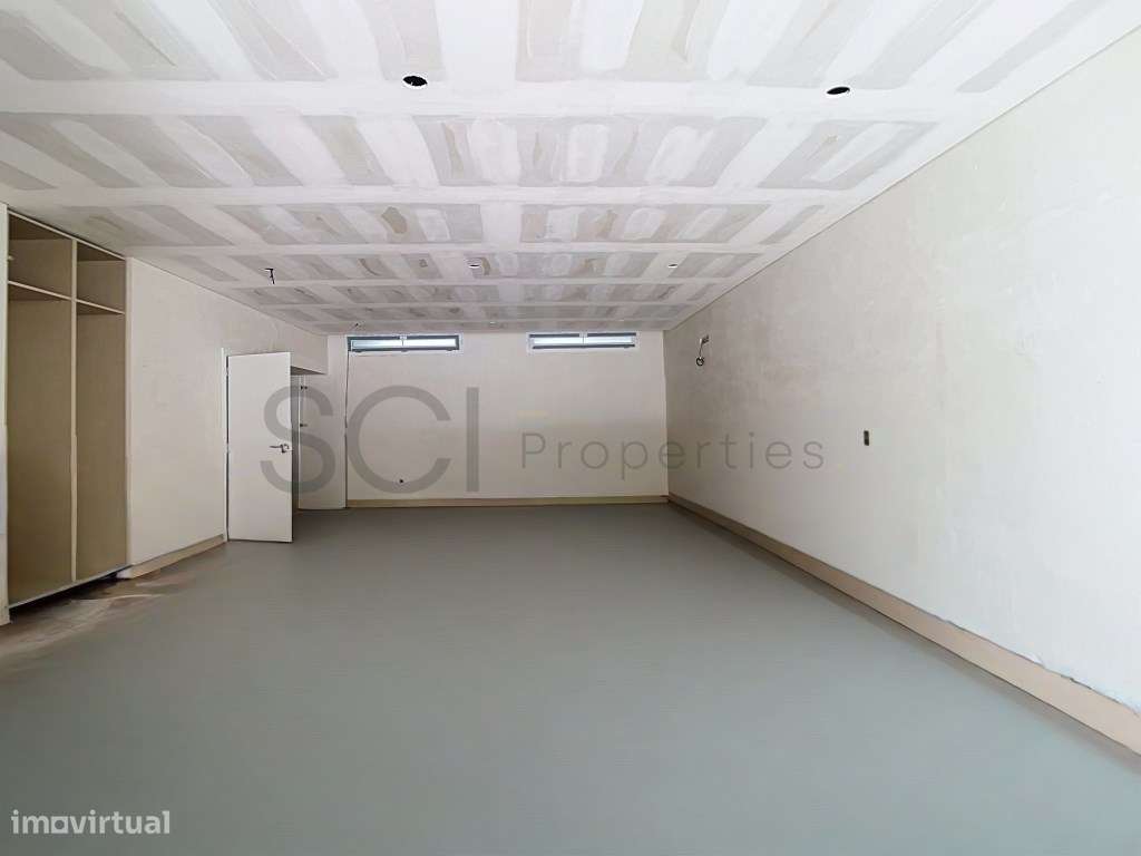 Extraordinário Apartamento T3+1 com amplas áreas em Coina-4