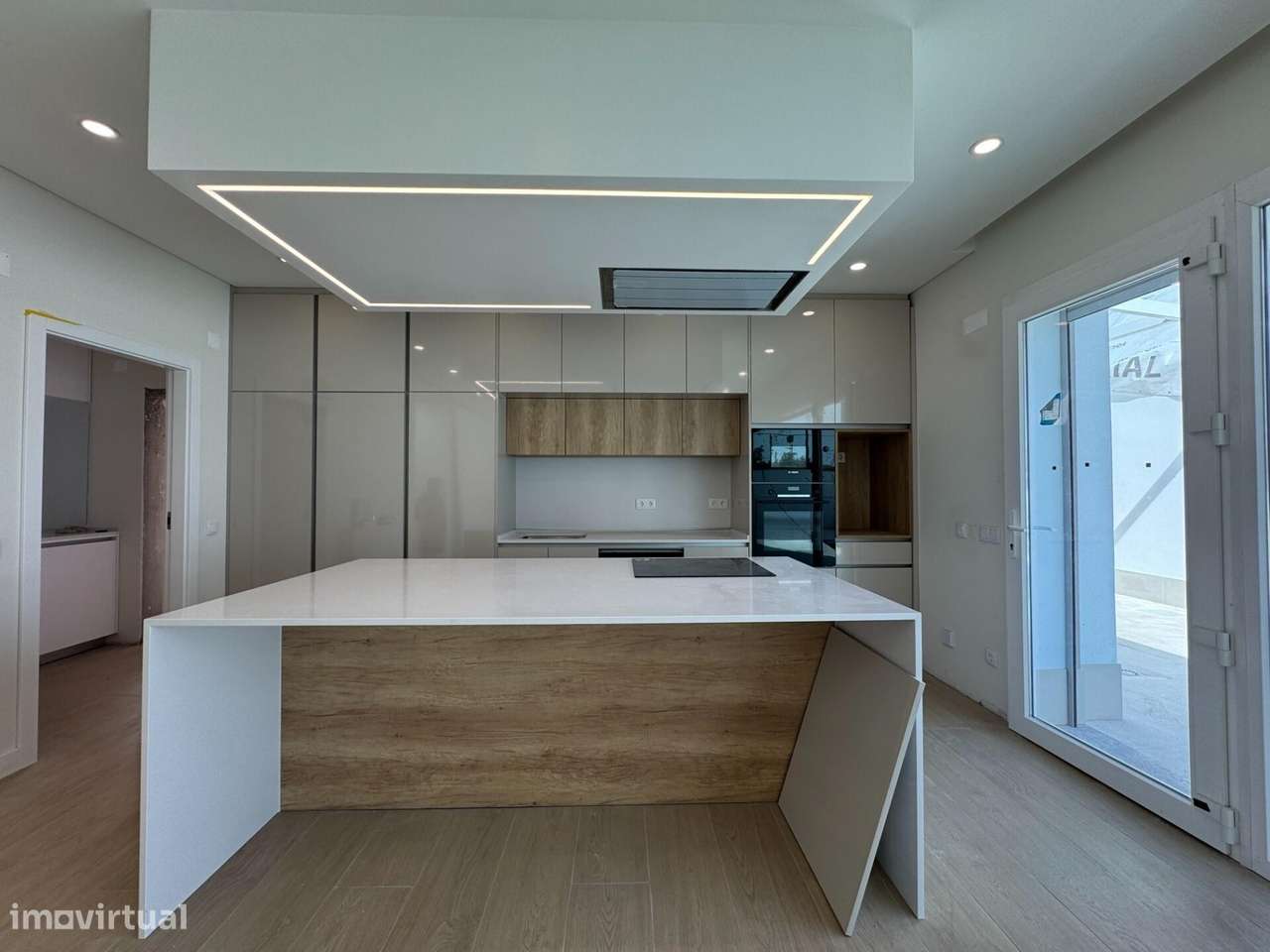 Nova Moradia T4 com Piscina na Vila de Azeitão-2