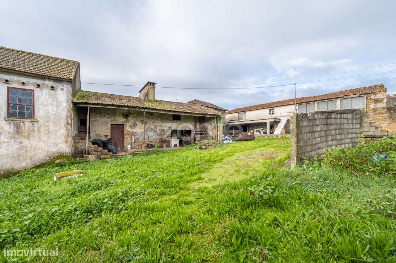 Moradia Na Trofa Com 1 866 M2 Terreno E 684 M Area De Construcao