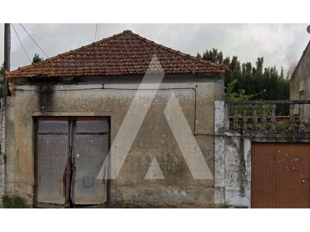 Moradia T9 para recuperar em Eixo. - Grande imagem: 4/11
