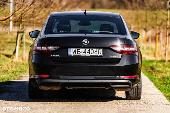 Skoda Superb 2.0 TSI L&K DSG - 5