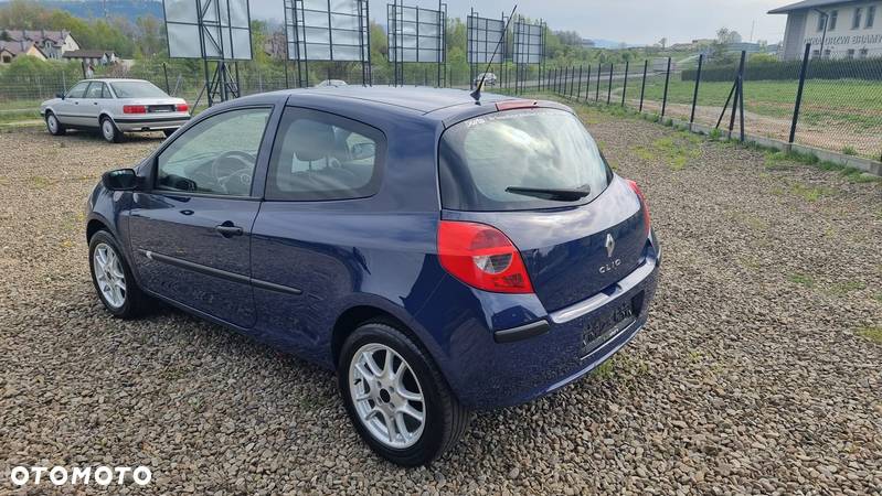 Renault Clio 1.2 16V 75 Collection - 4