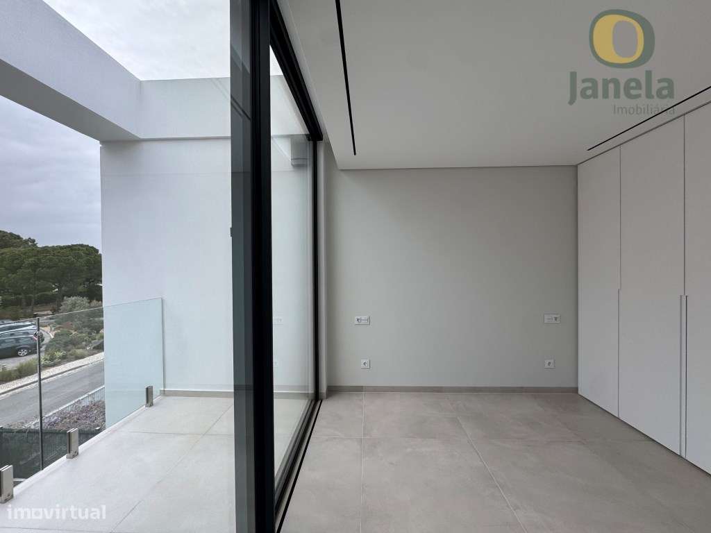 Moradia T4 de Luxo com Piscina, em Primeira Linha de Golfe, Vilamoura-44