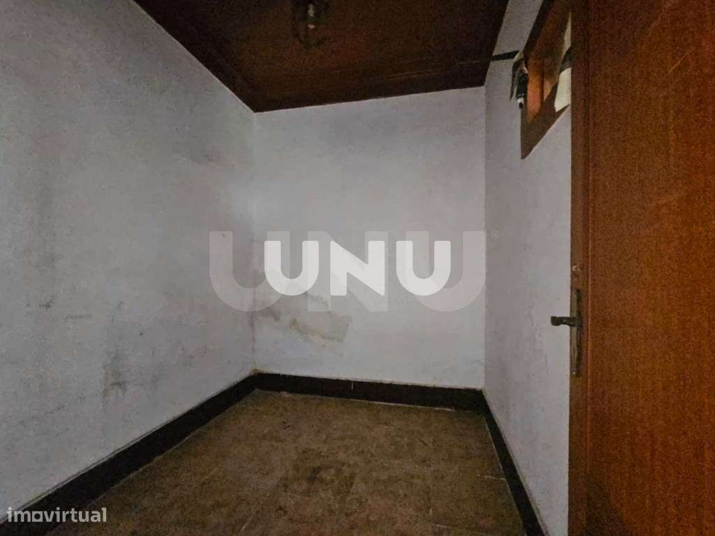 Prédio Urbano - Pleno Centro da Cidade de Viseu-19