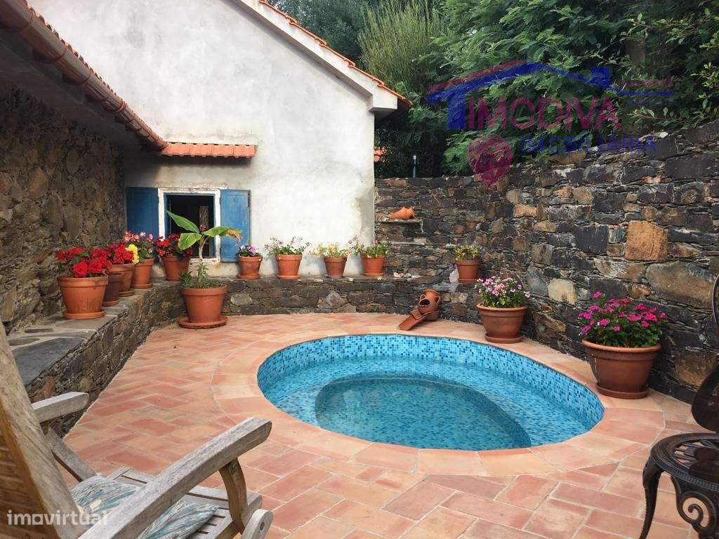 Herdade com 3 casas habitáveis e 2 hectares de terreno - Grande imagem: 4/37